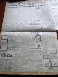 Cumhuriyet Gazetesi - 3 Şubat 1957 - Şeker İçin Soru Fethi Çelikbaş Meclise 11  Suallik Bir Önerge Verdi - Kar Fırtınası Yüzünden Dün 6 Uçak Kazası Oldu - Kıbrıs'ta Dün 5 Türk Polisi Yaralandı - Eisenhower İle Kral Suud'un Görüşmelerine Ara Verildi - Ürdün Kralı Komünizmi Takbih Etti -  Kasım Güleğe Sorulan 3 Mühim Sual Ve Onun Cevapları - Başbakan Adnan Menderes'in Libya Ziyaretine Dair Neşredilen Müşterek Tebliğ - Alaaddin Tiridoğlu Cumhuriyetçi Millet Partisi'ne Girdi - Despot Yazan Reşat Enis Yazı Dizisi - İdam Sehpasında Can Veren Devletliler Derleyen Cemaleddin Saraçoğlu Yazı Dizisi - Unkapanında 800 Dükkan İnşa Edilecek - Haftanın Şakaları Yazan Burhan Felek - Zihin Sporları - Resimli Romanımız Zırhlı Haydud Çeviren Mazhar Kunt Yazı Dizisi - Akademik Kariyer Meselesi - Batı Trakya'da Arapça Tedrisat Yapan Mektepler - İdam Mahkumu Chessman Tekrar Yüksek Mahkemeye Başvuracak - Beykoz Fenerbahçe'yi 1 0 Yendi - Necla İz Kordon Blö'de - Bugün Çetin Maç Beşiktaş Mı İstanbulspor Mu