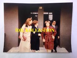 TURGUT ÖZAL'IN ORİJİNAL FOTOĞRAFI - Siyasi Tarih, 8. Cumhurbaşkanımız Turgut Özal, Başbakan Seçildiği 1983 seçim Çalışmaları, Anavatan Partisi, Türkiye Gezisi Albümünden Bir Kare - 18 x 13 cm EBADINDA - Semra Özal İle