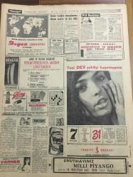HÜRRİYET GAZETESİ 28 EKİM 1965 YIL :18 SAYI :6285--Demirel Kabineyi İlan Etti --:Hükümet programı 3 Kasım günü güven oyuna sunulacak :Seçimden 17 gün sonra kurulan kabineye enerji bakanı dışarıdan alındı ---Ürgüplü ile Demirel ,hatıra resmi çektirdi --Köy öğretmeni öz annesini kesti --Bilet almayan şarapçı yolcuyu polis kucakla otobüsten indiriverdi --Gürsel : Muhalefeti  ve vatandaşları yeni hükümete yardıma davet etti --Sistem Londra da  havaalanına düşen uçakta 36 kişi öldü ---Şeref ve Tuncay a nasihat edildi --Lazio :1 Beşiktaş :0--Türkiye Basketbol Ligi Önümüzdeki Yıl Başlıyor --Fenerbahçe ve Beşiktaşlı tekaütler gol atamadı ---Coca -Cola ,Pepsi -Cola arasındaki mücadele kızıştı --Hacıoğlu CKMP den istifa etti --Doğu Ekspresi Tatbikatı Yapılacak --Orgeneral Sunay Ankara ya döndü --