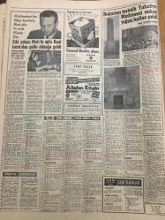 HÜRRİYET GAZETESİ 9 KASIM 1965 YIL :18 SAYI :6297--Çete reisi ,bir karakolun kaldırılması için Siirt Valisine ihtar Mektubu yolladı ---Üsler meselesi meclis te ağız  kavgası çıkardı --Rusya ,3 bin dolardan helikopter  teklif etti --55 Yaşındaki bir kadın ikiz doğurdu --İsim benzerliği yüzünden beş gün nezarette  kaldı --Üniversiteye giremeyen öğrencileri  zor durumda ---Kendine güvenen varsa gelip dükkanımı soysun --Celal Bayar ın  tahliye süresi 6 ay uzatıldı ---Önümüzdeki sene biraz üretim artacak ----Eski urbacı Moiz in oğlu Raul İzmir den gelin almağa geldi --Doğunun turistik Yakutiye Medresesi en kaz  yığını haline geldi --Fenerbahçe nin sadece adı kaldı --Fenerbahçe ümidini Nedim ve Selim e bağladı --Milli takım kafilesi 19 Kasım da gidiyor --Cephede çarpışan Vietnamlı cesur  kadını kocası öldürdü --Utanç Duvarı nın yerini alüminyum perde alıyor --İsveçli Açıkgöz Fizik öğretmeni yeni bir skandal ortaya çıkardı ---Moskova da bir at pazarı açıldı ---Toto da 13 maçı bir kişi bildi -