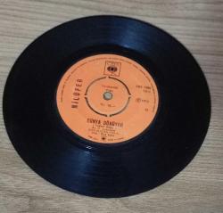 NİLÜFER-DÜNYA DÖNÜYOR