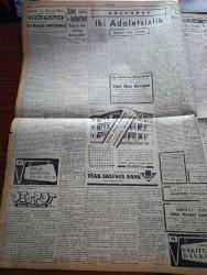 Cumhuriyet Gazetesi - 10 Şubat 1957 - Başbakan Adnan Menderes'in Demeci İçin Muhalefetin Fikri - İsrail'de Nümayişler Yapılıyor - Otomobil İthali Yasağında Son Açık Kapı Da Kapatıldı - Anadolu Ajansı Yeni Bir Veçhe Verilecek - Dün Gece 4 Macar Mültecisi Geldi - Kral Suud Amerika'dan Ayrıldı - Milliyetçi Çin Hariciye Vekili Yeh İstanbula Geldi - Ankara'da Rock And Roll - Kıbrıs'ta Tedhişçiler Çocukları Öne Sürüyor - İdam Sehpasında Can Veren Devletliler Derleyen Cemaleddin Saraçoğlu Yazı Dizisi - Despot Yazan Reşat Enis Yazı Dizisi - İki Adaletsizlik Yazan Hasan Ali Yücel Köşe Yazısı - Brigitte Bardot Fotoğraf - Hindistan Başdelegesi Komünist Mi - Rami Beyin Ceketi Yazan Burhan Felek - Resimli Romanımız Zırhlı Haydud Çeviren Mazhar Kunt Yazı Dizisi - Galatasaray Beyoğluspor'u 4 0 Yendi - Demiryolları Takımımız Avusturyayı 7 1 Yendi - Fenerbahçe Bugün Adalet İle Karşılaşıyor - Kara Harp Okulu Şampiyon - Küçükayasofya'nın Kulübü Çayı - Bambi Talk Pudrası - Sümerbank