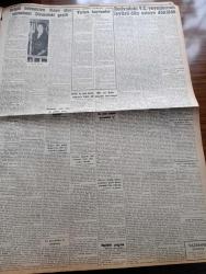 Cumhuriyet Gazetesi - 6 Aralık 1960 - Başkan Cemal Gürsel'in Sıhhati Gün Geçtikçe Daha Da Düzeliyor - Örtülü Ödenekten İhsan Alan Yazarların Divandaki Geçiti - Peyami Safa Orhan Seyfi Orhon Örtülü Ödenek Davasının Dünkü Duruşmasında İfade Verirken Fotoğraf - Radyodaki Vatan Cephesi Yayınlarının İçyüzü Dün Ortaya Döküldü - Adnan Menderes Nasıl Olup Ta Emekli Maaşı Alıyordu - Milli Birlik Komitesi Üç Yeni Kanun Tasarısını Kabul Etti - Bilmediğimiz Tanımadığımız Amerika Yazan Nüzhet Baba Yazı Dizisi - 10. Köy Yazan Fakir Baykurt Yazı Dizisi - İtalya'da Cezayir İle İlgili Hadiseler - Antigone Oyunundan Bir Sahne - Müşfik Kenter - Hortlaklar Piyesinden Sahne - SEKA Eski Müdürü Enver Atafırat Dün Savcılığa Teslim Oldu - Hiroşima'ya İlk Atom Bombasını Atan Amerikalı Pilot Kayboldu - Necip Fazıl Kısakürek'in Eşi Neslihan Kısakürek'in İfadesi - Fenerbahçe Futbol Takımı İsrail'e Davet Edildi - Galatasaray Bulgaristan'dan Voleybol Takımı Getirtiyor - Batı Almanya'da Lisanslı 5 Milyon Sporcu Var