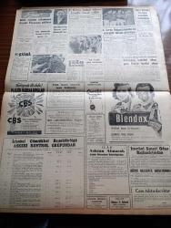 Cumhuriyet Gazetesi - 6 Aralık 1960 - Başkan Cemal Gürsel'in Sıhhati Gün Geçtikçe Daha Da Düzeliyor - Örtülü Ödenekten İhsan Alan Yazarların Divandaki Geçiti - Peyami Safa Orhan Seyfi Orhon Örtülü Ödenek Davasının Dünkü Duruşmasında İfade Verirken Fotoğraf - Radyodaki Vatan Cephesi Yayınlarının İçyüzü Dün Ortaya Döküldü - Adnan Menderes Nasıl Olup Ta Emekli Maaşı Alıyordu - Milli Birlik Komitesi Üç Yeni Kanun Tasarısını Kabul Etti - Bilmediğimiz Tanımadığımız Amerika Yazan Nüzhet Baba Yazı Dizisi - 10. Köy Yazan Fakir Baykurt Yazı Dizisi - İtalya'da Cezayir İle İlgili Hadiseler - Antigone Oyunundan Bir Sahne - Müşfik Kenter - Hortlaklar Piyesinden Sahne - SEKA Eski Müdürü Enver Atafırat Dün Savcılığa Teslim Oldu - Hiroşima'ya İlk Atom Bombasını Atan Amerikalı Pilot Kayboldu - Necip Fazıl Kısakürek'in Eşi Neslihan Kısakürek'in İfadesi - Fenerbahçe Futbol Takımı İsrail'e Davet Edildi - Galatasaray Bulgaristan'dan Voleybol Takımı Getirtiyor - Batı Almanya'da Lisanslı 5 Milyon Sporcu Var