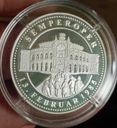 Doğu Almanya 1990 yılı Almanya'nın 40 yıl anısına Opera binası Gümüş kaplama madalyon 17.50g 35mm