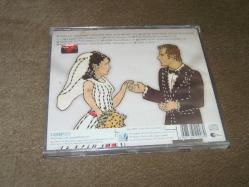 GÖKHAN KIRDAR - ÜSTÜME BASIP GEÇME - DÖNEM BASKISI ÇOK TEMİZ MÜZİK CD SİDİR.