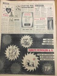 HÜRRİYET GAZETESİ 3 KASIM 1965 YIL :18 SAYI :6291---AP Ortak Grubu ,Demirel e Güven Oyu Veriyor --Denizden çıkarılan ceset eniştesine aitmiş --İnönü ,AP nin ilk günlerdeki tutumunu övdü ---Cinnet getiren köylü 3 çocuğunu  balta ile parçalayıp  öldürdü --Nişanında aşka gelip silah atan genç  katil oldu ---Her işini  gören 4 sekreterle  dolaşan Turizm uzmanı şehirlere değer biçiyor ---Başkan Johnson damat a  hayır dedi : Sebep : Kızının nişanlısının az maaşlı bir memur  olması --Kamyona çarpan otobüsün dokuz yolcusu öldü --Barbara Hutton 2 milyon liraya satın aldığı elmasa  7. kocasının adını verdi ---Kaçak yapılan inşaatlar Belediyece  yıktırılacak ---Cezayir Asya -Afrika konferans  tehir edildi ---Göztepe -1860 Münih ile karşılaşıyor ---Fenerbahçe ve Beşiktaş pazar günkü maç için dün  çalıştılar ---Başbakan Demirel :Amatör  Sporculuk Teşvik Görecektir --Milli Takım ,bugün G.Birliği ile oynuyor --Meksikalı bir genç ,deney için önüne gelen kızı öpmeğe kalkınca karakolu boyladı ---