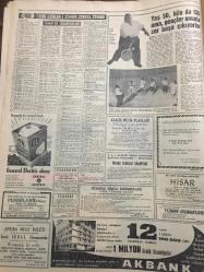 HÜRRİYET GAZETESİ 3 KASIM 1965 YIL :18 SAYI :6291---AP Ortak Grubu ,Demirel e Güven Oyu Veriyor --Denizden çıkarılan ceset eniştesine aitmiş --İnönü ,AP nin ilk günlerdeki tutumunu övdü ---Cinnet getiren köylü 3 çocuğunu  balta ile parçalayıp  öldürdü --Nişanında aşka gelip silah atan genç  katil oldu ---Her işini  gören 4 sekreterle  dolaşan Turizm uzmanı şehirlere değer biçiyor ---Başkan Johnson damat a  hayır dedi : Sebep : Kızının nişanlısının az maaşlı bir memur  olması --Kamyona çarpan otobüsün dokuz yolcusu öldü --Barbara Hutton 2 milyon liraya satın aldığı elmasa  7. kocasının adını verdi ---Kaçak yapılan inşaatlar Belediyece  yıktırılacak ---Cezayir Asya -Afrika konferans  tehir edildi ---Göztepe -1860 Münih ile karşılaşıyor ---Fenerbahçe ve Beşiktaş pazar günkü maç için dün  çalıştılar ---Başbakan Demirel :Amatör  Sporculuk Teşvik Görecektir --Milli Takım ,bugün G.Birliği ile oynuyor --Meksikalı bir genç ,deney için önüne gelen kızı öpmeğe kalkınca karakolu boyladı ---