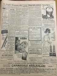 HÜRRİYET GAZETESİ 3 KASIM 1965 YIL :18 SAYI :6291---AP Ortak Grubu ,Demirel e Güven Oyu Veriyor --Denizden çıkarılan ceset eniştesine aitmiş --İnönü ,AP nin ilk günlerdeki tutumunu övdü ---Cinnet getiren köylü 3 çocuğunu  balta ile parçalayıp  öldürdü --Nişanında aşka gelip silah atan genç  katil oldu ---Her işini  gören 4 sekreterle  dolaşan Turizm uzmanı şehirlere değer biçiyor ---Başkan Johnson damat a  hayır dedi : Sebep : Kızının nişanlısının az maaşlı bir memur  olması --Kamyona çarpan otobüsün dokuz yolcusu öldü --Barbara Hutton 2 milyon liraya satın aldığı elmasa  7. kocasının adını verdi ---Kaçak yapılan inşaatlar Belediyece  yıktırılacak ---Cezayir Asya -Afrika konferans  tehir edildi ---Göztepe -1860 Münih ile karşılaşıyor ---Fenerbahçe ve Beşiktaş pazar günkü maç için dün  çalıştılar ---Başbakan Demirel :Amatör  Sporculuk Teşvik Görecektir --Milli Takım ,bugün G.Birliği ile oynuyor --Meksikalı bir genç ,deney için önüne gelen kızı öpmeğe kalkınca karakolu boyladı ---