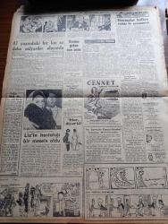 Cumhuriyet Gazetesi - 26 Kasım 1960 - Kurucu Meclis'le Birlikte Siyasi Faaliyetlere Müsaade Edilecek - Parti Kontenjanında Milli Birlik Komitesinin Tadil Yapması Muhtemel Görülüyor -  Düşük Başbakan Adnan Menderes İle Müsteşarı Örtülü Ödenek Davasında Fotoğraf - Adnan Menderes'in Müşkül Durumda Kaldığı Dava Örtülü Ödenek Davası- Önünüzdeki Yıl İçinde 500 Milyon Dolarlık İthalat Yapacağız - Affedilen Profesörler İşinde Son Durum - 10. Köy Yazan Fakir Baykurt Yazı Dizisi - Kurucu Meclis Yazan Doçent Doktor İsmet Giritli - Komünist Liderlerin Zirve Toplantısı - 35 Milyon Sterlin Sermaye İle Bir Arap Tanker Filosu Kurulacak - Elizabeth Taylor Sıcak İklimli Bir Yere Gidiyor - Başkasının Günahı Çizen Yves Sayol - Bay Oscar Karikatür - Fenerbahçe Edirne'de 4 1 Galip - A Milli Maçında Dört Oyuncu Değişebilecek - 1960 Fransa Bisiklet Turu Şampiyonu Gastone Nencini İyi Bir Ressamdır - Galatasaray Bugün Ali Sami Yen Stadında Mecidiyeköy İle Oynuyor - Boksör Sonny Ray Mağlup - Nivea Krem