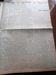Cumhuriyet Gazetesi - 23 Eylül 1962 - İsmet İnönü CHP Liderliğinden Ve Kabineden İstifaya Dün Davet Edildi - Ferda Güley - Avni Doğan - Hastalık Ve Belirtileri Yazan Nadir Nadi Köşe - Adalet Partisinin İktidara Gelmesi Planı 1 Günde Suya Düştü -  Tecavüz Olayları İçin İdam Cezası Kabul Edilmezse Kadınlarımız Erkeklere Oy Vermeyecekler - Malul Dul Ve Yetimlere Spor Toto'dan Prim Verilmesi İstendi - Döviz Stokumuz 95 Milyon 900 Bin Dolara Ulaştı - Yer Demir Gök Bakır Yazan Yaşar Kemal Yazı Dizisi - İlhan Selçuk Köşe Yazısı - 27 Mayıs ve Siyasi Rejimimizin Kaderi Yazan Hüseyin Naili Kubalı - Sovyetler Birliği Dışişleri Bakanı Andrei Gromiko Küba İçin Amerika'yı İtham Etti - Liberalizm Mi Sosyalizm Mi Yazan Niyazi Özak - Gecenin Ucundaki Işık Yazan Peride Celal Yazı Dizisi - Bay Oscar Karikatür - Bay Çokbilmiş Karikatür - Resimli Roman Melun Kız Çizen Yves Sayol - Hollywood Filmciliği Çöküyor - Elizabeth Taylor Kleopatra Filminde Fotoğraf - Galatasaray Metin Oktay'ın Golüyle Galip