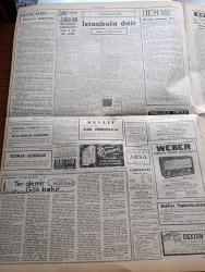 Cumhuriyet Gazetesi - 26 Eylül 1962 - Adalet Partisi Başkanı Ragıp Gümüşpala Hakkında Takibata Başlandı - CHP Grupu İsmet İnönü'nün Fiili Hizmetten Çekilmesi Meselesini Müzakere Etti - Dünya Bankası Da Türk Konsorsiyumuna Katılacak - İrtica İle İlgili Bir Sözlü Soru - 17. Milli Türk Tıp Kongresi - Irak'ın Bradost'un Aşireti Şeyhi İle 2 Bin Silahlı Adamı Bize İltica Etti - Dil Devriminin 30. Yıldönümü Bugün Kutlanıyor - Artık Serçeörenlilere Kimse Kel Kalmayacak - İlhan Selçuk Köşe Yazısı - Yer Demir Gök Bakır Yazan Yaşar Kemal Yazı Dizisi - Cezayir'in İlk Milli Meclisi Dün Toplandı - Burhan Felek Köşe Yazısı - Kennedy'ye 150 Bin Yedeği Silah Altına Alma Yetkisi Verildi - Bay Oscar Karikatür - Profesör Nümbüs'ün Maceraları Çizgi Roman - Jane'in Kızı Çizgi Roman -  Gecenin Ucundaki Işık Yazan Peride Celal - Kralları Dize Getiren Donanma Yazan Amiral Afif Büyüktuğrul Resimleyen Münif Fehim Yazı Dizisi - Fuar Şehirleri Turnuvasında İlk Resmi Müsabakamız Altay Bu Gece Roma İle Karşılaşıyor