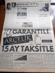 Cumhuriyet Gazetesi - 26 Eylül 1962 - Adalet Partisi Başkanı Ragıp Gümüşpala Hakkında Takibata Başlandı - CHP Grupu İsmet İnönü'nün Fiili Hizmetten Çekilmesi Meselesini Müzakere Etti - Dünya Bankası Da Türk Konsorsiyumuna Katılacak - İrtica İle İlgili Bir Sözlü Soru - 17. Milli Türk Tıp Kongresi - Irak'ın Bradost'un Aşireti Şeyhi İle 2 Bin Silahlı Adamı Bize İltica Etti - Dil Devriminin 30. Yıldönümü Bugün Kutlanıyor - Artık Serçeörenlilere Kimse Kel Kalmayacak - İlhan Selçuk Köşe Yazısı - Yer Demir Gök Bakır Yazan Yaşar Kemal Yazı Dizisi - Cezayir'in İlk Milli Meclisi Dün Toplandı - Burhan Felek Köşe Yazısı - Kennedy'ye 150 Bin Yedeği Silah Altına Alma Yetkisi Verildi - Bay Oscar Karikatür - Profesör Nümbüs'ün Maceraları Çizgi Roman - Jane'in Kızı Çizgi Roman -  Gecenin Ucundaki Işık Yazan Peride Celal - Kralları Dize Getiren Donanma Yazan Amiral Afif Büyüktuğrul Resimleyen Münif Fehim Yazı Dizisi - Fuar Şehirleri Turnuvasında İlk Resmi Müsabakamız Altay Bu Gece Roma İle Karşılaşıyor