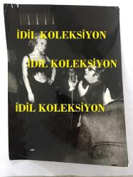 ZEKİ MÜREN ve GÖNÜL YAZAR'IN 3 ADET ORİJİNAL FOTOĞRAF SETİ - 23 x 17 cm EBADINDA - GÖNÜL YAZAR SAHNEDE ŞARKI SÖYLERKEN MİKROFONU ZEKİ MÜREN'E UZATIYOR, ÇOK NADİR 3'LÜ FOTOĞRAF - BÜYÜK BOY