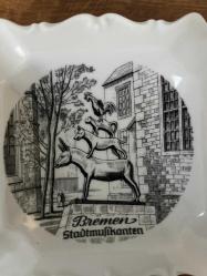 Bremen müzikacıları porselen kül tablası