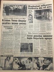 HÜRRİYET GAZETESİ 15 ARALIK 1965 YIL :18 SAYI :6333--Eski DP lilere vazife  verilmesi teklif edildi ---On beş senelik kocasını kendi elceğizi ile 15 yaşındaki kız ile evlendirdi ---Değişecek Müdür ve Valiler  mecliste olaylara sebep oldu ---Damadın zifaf odasında keserek öldürdüğü bir günlük gelin bakire çıktı ---Kamyon çarpan bir minibüste üç  talebe öldü 11 de yaralandı ---Taraflardan korkan Kulüp Reisi Uluğ ,vilayetten yardım talep etti ---4 fedaiyi öldürüp  buzluğa koydular ---Ucuz sosyal meskenlerde oturanlarda hala gecekondu alışkanlığı var ---Kadınlar nihayet futbola el attı --N.Erdem :Yorucu idmanlar çocukları turşuya çevirmiş ---Favori  gösterilen takımımız bugün Bulgarlarla oynuyor ---Jüri Reisine Kocakafa  diye bağıran kuş birinci ilan edildi --Hapishaneden  tahliye edilişinin  şerefine sabaha kadar dans ettiler --Siirt te soğuktan dört kişi dondu --Arsan ,MP den istifa etti --Toto da 10 bilenler  75 lira alacak --Frank Sinatra 50. doğum yılı kutlandı --