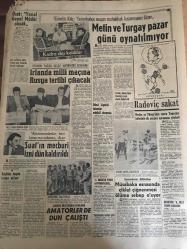 HÜRRİYET GAZETESİ 10 KASIM 1966 YIL :19 SAYI :6658--Cahide Sonku Kayıp --Atatürk ü Milletçe Anıyoruz ---Manisa soyguncularından  üçü silahları ile yakalandı: İçişleri Bakanı :Sükan :Asayiş Mükemmel Değil Dedi --- Hepsi Mardinli olan şakilere bir kadın silah temin etmiş --Hukuk Fakültesinin  Boykotçu  Talebeleri Dün Yine Sınıfları Bastı ---Amerikalı doktorları suçlayan  ortopedistler  hastaneye gelenleri muayenehanelerine  çağırmış --Harita -Planlama ve İmar Müdürlüğü Birleştiriliyor ---Amerikalı Barış Gönüllüleri bir hafta içinde Gine den  çıkarılıyor ---Ocak :Yenal Genel Müdür Olacak ---Metin ve Turgay pazar günü oynatılmıyor ---İrlanda milli maçına Rusya tertibi çıkacak --Suat ın mecburi izni dün kaldırıldı --Radoviç sakat --Müsabaka esnasında çiklet  çiğnenmesi ölüme sebep oluyor ---Onu andığımız günde --