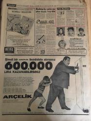 HÜRRİYET GAZETESİ 9 KASIM 1966 YIL :19 SAYI :6657--Gnl .Güventürk : İhtilal söylentileri  maksatlıdır --Manisa soygunu ile ilgili üç kişi yakalandı --Bütün Arap ülkelerinde  kaçak Türk talebesi  var --F.Sükan gece yarısı Kırıkkale yi teftiş etti --Altı  ay önce  Fil Moho yu öldüren  zengin ,teslim oldu --4 Yaşında iki ayağından ,30 yıl sonra  da bir kolundan oldu ---Aktör  Kuzey Vargın  pavyonda  kum torbası gibi dövüldü ---Moskova da ki akrabalarım  bile benimle  konuşmaktan  korkuyordu --Şehre 3,5 milyon sarfiyle trafik  lambaları  takılacak --Hindistan da inekler için çıkan olayda  7 kişi öldü --Milli Takım bugün kampta ----İrlanda kolay yutulur  bir lokma değildir ---Gegiç ,Fenerbahçe takımını dün sabahtan  akşama kadar çalıştırıldı ---79 defa Milli formayı giyen değer ,voleybolu  bırakıyor ---Amatör  Milli Takım da  kampa girdi ---Bikinili ihtilalciler --Elvis Presley in yıldızı yine parladı --Erkekler için saate bakmak zevkli bir iş oldu ---İran da şiddetli bir deprem oldu --
