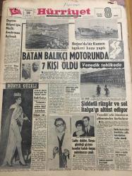 HÜRRİYET GAZETESİ 19 KASIM 1966 YIL :19 SAYI :6667--Deprem Bölgesi için Meclis Araştırması Açılacak ---Batan Balıkçı Motorunda 7 Kişi Öldü --Hintli Kraliçe :Vatanımın artiste değil doktorlara ihtiyacı var ---Şiddetli rüzgar ve sel İtalya yı altüst ediyor ---Sahte doktor beyaz gömleği giyince kendini kulak -boğaz  mütehassısı sandı ---Barda  bıçak çeken Amerikalıyı ,polis Amerikalılara teslim etmedi ---İmar planına aykırı binalar  inşa ediliyor ---Galatasaray Honved ile oynuyor --Beşiktaş -Altay karşılaşıyor ---Galatasaray bugün gidiyor --Milli maç için İngiltere  ile anlaşmaya varıldı ---Gegiç : Bütün takımlar Fenerbahçe ye karşı müdafaa  oynuyorlar --Bülent :10 yıl sonra daha  oynayacağım ---Oswald ın Kennedy nin tek katili olmadığını savunan bir sinema filmi yapıldı ---Fikret Hakan bir tiyatro ekibi kurdu ---Suzan Avcı :Rejisör soyun diyor ,bende  soyunuyorum --Ye-Ye Kralı Erkut Taçkın Zeynep Tedü ile çalım attı --Esen Püsküllü :Ben evlendim  ,sinema da kısmetim açıldı ---