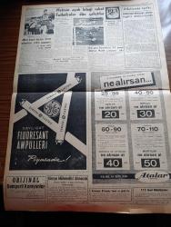 Cumhuriyet Gazetesi - 6 Eylül 1962 - Adalet Partisinin Planı Red Edeceğine Kaani Olan İktidar Acele Tedbir Alıyor - 5 Yıllık Planı Redde Hazırlanan Adalet Partisi Grubu - İran'dan Sonra Doğu İllerimizde Deprem - Komünistlikle İtham Edilince Orhan Apaydın Partisinden İstifa Etti - Yeni Türkiye Partisi İle Cumhuriyetçi Köylü Millet Partisi'nin Birleşmesi Gerçekleşiyor - Şehirlerarası Otobüslerde Film Oynatılmaya Başlandı - Adalet Partisi EMİNSU'ların Orduya Dönmeleri İçin Kanun Tasarısı  Hazırladı - Yabancı Uyruklu Kadınla Evlenen Yedek Subay Olabilecek - Yer Demir Gök Bakır Yazan Yaşar Kemal Yazı Dizisi - Türkiye'de Köy Enstitüleri Yazan İlhan Selçuk - Amerika U 2 lerin Rus Semalarında Uçmadıklarını Bildirdi - Kennedy Küba'ya Yapılan Rus Askeri Yardımları Hakkında İzahat Verdi -  Osmanlı Tarihinde Haydut Aşkları Yazan Reşat Ekrem Koçu Yazı Dizisi - Gecenin Ucundaki Işık Yazan Peride Celal Yazı Dizisi -  Metin Oktay'ın Ayak Bileği Sakat Futbolcular Dün Çalıştılar - Şeref Has