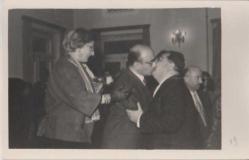 Efemera - 1960 LI YILLAR BİR DÜĞÜNDE DUDAKTAN ÖPÜŞEN ERKEKLER DAMAT GELİN FOTOĞRAF LOTU ÜÇ ADET - kitantik - kitaLog