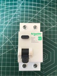 Schneider Electric EZ9R63240 Easy9 Kaçak Akım Koruma Rölesi 2P 40A 300MA