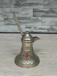 Eskilerden Kabartma İşçilikli Bakır Kapaklı Kahve Cezvesi
