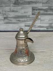 Eskilerden Kabartma İşçilikli Bakır Kapaklı Kahve Cezvesi