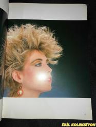 HOW TO PHOTOGRAPH WOMEN BEAUTİFULLY / PROFESSİONAL TECHNİQUES FOR CREATING CLAMOROUS PİCTURES / J. BARRY O'ROURKE / AMPHOTO / İNGİLİZCE DERGİ (KADINLARIN GÜZEL FOTOĞRAFLARI NASIL ÇEKİLİR / GÜRÜLTÜLÜ FOTOĞRAFLAR OLUŞTURMAK İÇİN PROFESYONEL TEKNİKLER)