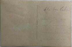 ANNE VE BABASININ ELİNDEN TUTARAK POZ VEREN KIZ ÇOCUĞU VE GENİŞ AİLESİNİN FOTOĞRAFI , 1961, SONBAHAR, ORİJİNAL SİYAH & BEYAZ, 14x9cm EBADINDA - 1940'LAR, 1950'LER, 1960'LAR ve 1970'LER TÜRKİYE'SİNDEN NOSTALJİK DOĞUM GÜNÜ HEDİYESİ