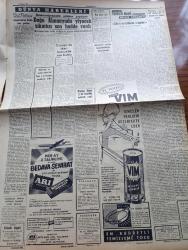 Cumhuriyet Gazetesi - 8 Ağustos 1962 - Başbakan İsmet İnönü Dün Bir Basın Toplantısı Yaptı - İşçilerin Bütün Davaları Öncelikle Ele Alınıyor - Manisa'daki Gecekondu Olayı Hakkında Vali Niyazi Araz'ın İzahatı- Marilyn Monroe Şöhretinin Aksine Sade Bir Törenle Yarın Gömülecek - Bursa İle Mudanya Arasında Bir Sanayi Bölgesi Kuruluyor - İzmir Fuarına Bu Yıl 26 Yabancı Devlet Katılıyor - Yunan Dışişleri Bakanı Averof Türk Yunan Federasyonu İçin Şimdilik Zamansız Dedi - Gecenin Ucundaki Işık Yazan Peride Celal Yazı Dizisi - Planlı Menderes Politikası Yazan İlhan Selçuk Köşe Yazısı - Türk Yunan Dostluğuna Bir Bakış Yazan Cihad Baban - Doğu Almanya'da Yiyecek Sıkıntısı Son Hadde Vardı - Burhan Felek Köşe Yazısı - Osmanlı Tarihinde Haydut Aşkları Yazan Reşat Ekrem Koçu Yazı Dizisi - Bay Oscar Karikatür - Profesör Nümbüs'ün Maceraları Çizgi Roman - Jane'in Kızı Çizgi Roman -  Resimli Roman Melun Kız Çizen Yves Sayol Yazı Dizisi - Galatasaray Bu Gece PSV İle Karşılaşıyor - Antrenör Kokotoviç