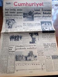 Cumhuriyet Gazetesi - 11 Temmuz 1962 - Sakat Hukuk Anlayışı Yazan Feridun Ergin Köşe Yazısı - Basın Savcılığı Yeniden Yedi İstanbul Gazetesi Hakkında Tahkikat Açtı - Dün İfadeleri Alınan Yazı İşleri Müdürleri Talat Aydemir'in Verdiği Beyanatı Neşirden Sorumlu Tutuluyor - İsmet İnönü Erzuruma Gidiyor Bakanlar Geziye Çıkıyorlar - Köpek Vergisi Alma Yolu - İstanbul'da Cinsi Suçlar Çoğalıyor - Dördüncü Levent'te Bir Gecekondu Mahallesi - Amerika'dan Yapılacak Televizyon Yayınları Avrupa'da Seyredilecek - Sümerbank 19 Lira 75 Kuruştan Poplin Gömlek Satışına Başladı - Gecenin Ucundaki Işık Yazan Peride Celal Yazı Dizisi - Usta Avcı Yazan İlhan Selçuk Köşe Yazısı - Onikinci Türk Birliği Güney Kore'den Ayrıldı - Burhan Felek Köşe Yazısı - Bay Oscar Karikatür - Profesör Nümbüs'ün Maceraları Çizgi Roman - Resimli Roman Melun Kız Çizen Yves Sayol - Futbolcu Talat Galatasaray'a İstifasını Gönderiyor - Rıfat Çalışkan'ın Birinci Olduğu Bisiklet Şampiyonasında İki Bisikletçi Yaralandı - Vita Yağ