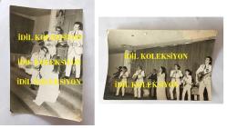 Efemera - EFSANE MÜZİK GRUBU BEYAZ KELEBEKLER'İN ÇOK NADİR  2 ADET ORİJİNAL FOTOĞRAF SETİ, 20 x 15 cm EBADINDA, SİYAH & BEYAZ - BEYAZ KELEBEKLER'İN 1960'LARDA YURT DIŞINDA KONSERDEYKEN SAHNE ALDIKLARI ANLARDAN 2 GÜZEL KARE, AZİZE GENCEBAY, TURGUT AKYÜZ, ERCÜMENT ATEŞ, RIFAT EKE, ALTAN EKE, BEHZAT KUTLUBAĞ, ENDER AKACAN - kitantik - kitaLog