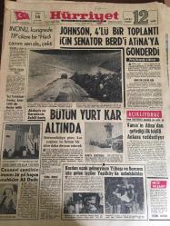 HÜRRİYET GAZETESİ 14 OCAK 1968 YIL :20 SAYI :7081--İnönü ,kongrede TİP cilere bir Hadi canım sen de çekti--NATO da kalacak mıyız  --Johnson 4 lü Bir Toplantı İçin Senatör Berd i Atina ya Gönderdi--Kıbrıs için yeni bir plan  ---Bütün Yurt Kar Altında --İşçi Yardımlaşma Kurumu Kanun Dün Meclise Verildi --Cezaevi Camiinin  İmamı 36 Yıl hapse Mahkum Ali Dede ---Kardan uçak gelmeyince  yılbaşı ve  bayram  için gelen işçiler  Yeşilköy  de sabahladılar --Vance in Atina dan  getirdiği ilk teklifi Ankara da reddediyor---Amerika da birçok iş yeri haber bankalarında  faydalanmaya başladı ---Kocanız sizi nasıl aldatır  kitabı New York ta  kapışıldı ---Maçlar tehlikede --Ordu Takımımız Belçika ile Oynuyor --Ali  Ben futbolu zevk için oynuyorum dedi ---İzmir de Fenerbahçe Altay Basketbol Maçı Bu Gece ---Samsunspor  30 bin liraya Hamdi yi transfer ediyor ---Bursa -Eskişehir  tehir  maçı bugün ---2.Türkiye Liginde Zorlu Maç --Yağışlı  havada dolmuş ücretleri farklı olacak --