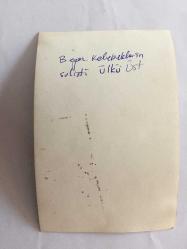 EFSANE MÜZİK GRUBU BEYAZ KELEBEKLER'İN ÇOK NADİR 3'LÜ ORİJİNAL FOTOĞRAF SETİ, 18 x 12 ve 14 x 9 cm EBADINDA, SİYAH & BEYAZ - BEYAZ KELEBEKLER'İN SOLİSTİ ÜLKÜ ÜST İLK DEFA DENİZE GİRERKEN ÇEKİLMİŞ 3 ÖZEL KARE, ÜLKÜ ÜST KUMSALDA ÇOCUKLARLA VAKİT GEÇİRİRKEN, 1970'LER