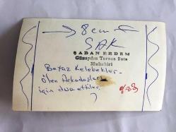 EFSANE MÜZİK GRUBU BEYAZ KELEBEKLER'İN ÇOK NADİR 5'Lİ ORİJİNAL FOTOĞRAF SETİ, 14 x 9 cm EBADINDA, SİYAH & BEYAZ - BEYAZ KELEBEKLER'İN KAZADA KAYBETTİKLERİ ARKADAŞLARI İÇİN TARSUS'TA ESHAB-I KEHF MAĞARASINDA DUA EDİP MUM YAKARLARKEN VE HACCA GİTME KARARI ALIRKEN ÇEKİLEN 5 FARKLI KARE, SEVİL ÖZYURT, TURGUT AKYÜZ, ERCÜMENT ATEŞ, ENDER AKACAN, İRFAN KAYRAL, 1970'LER