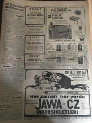 HÜRRİYET GAZETESİ 18 NİSAN 1967 YIL :19 SAYI :6812--Malatyalı Türk İşçisi Köln ü Birbirine Kattı ---Dinar Canavarı Aziz Jandarma ve Polisin Başına Bela Oldu ---Ord.Prof .Ali Fuat Başgil Kalpten Öldü --1967 Türkiye Güzeli ni Pazar Dergisi Seçiyor --Komandolar Nihayet Kışladan Çıktı ---Feyzioğlu Memleket Vazifesi Yapıyoruz ---Mebuslar Meclis te Kavga Etti ---Hapisten kaçan 4 mahkum valinin verdiği partiye gitti ---7 Takım Tehlike de --Amerika futbol ligi başladı ---Casus Lawrence in tahrip ettiği Hicaz demiryolu  yeni baştan yapılıyor --Kıbrıslı  Rumlar B.M Helikopterine Yaylım Ateşi Açtı --Toto da 13 maçı  8 kişi bildi --Belediye Hacı Osman da Meyva Bahçesi Kuracak --Amerika ve Amerikalı :Amerika ,bu  hızla ilerlerse  yakında Avrupa  bile geri kalmış  kıta olacak ---Üniversite 2 yıl kalanlara bir defa için tecil verilecek --Eşkiya avcıları gövde gösterisinde --