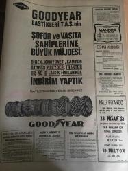 HÜRRİYET GAZETESİ 17 NİSAN 1967 YIL :19 SAYI :6811--Feyzioğlu :Yılmadan mücadele edeceğiz dedi --Esat Selçuk  hapishanede  deli numaraları yapıyor : On binlerce suçlu gördüm böyle bir adama ilk defa rastlıyorum  --Özkan ,bir  çırpıda altı hastaneyi daha gece kontrol etti ---Üskidar da oturak alemi yapılan tek  evi de polisler bastı ---Feyzioğlu na Kayseri de  yapılan tezahürat genel merkezi kızdırdı ---Kraliçe  seçilen 10 firma ile birer film çevirip 100 bin lira alacak --İnönü : Bu  iş kurultay da bitecek dedi ---Ham petrol fiyatlarını  indirilecek ---İngiliz kızlarını  satan bir şebeke varmış ---Altay ,Fenerbahçe  yi de yendi :2-1--Beşiktaş :0 PTT :0 --Galatasaray :0 Ankaragücü :0--İstanbul spor : 0 Demirspor :0--Şevket ustanın  yaptığı altın kaplama alem İstanbul  un üstüne yerleşti --8 Hemşireyi öldüren  katil idama mahkum edildi --