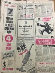 HÜRRİYET GAZETESİ 26 ARALIK 1967 YIL : 20 SAYI :7064 -Rum askeri hala silahtan  tecrit  edilmedi --Polis ,Vural ın izini bulamadı --Fıstık tüccarını öldüren çocuk babama bu iş için 30 bin lira verdiler dedi ---Amerika da korkunç bir sabotaj  şebekesi yakalandı--Markların trende  bozduran 236 işçi 4,5 milyon lira aldı --ldı ---Tipiye tutulan beş köylü donarak öldü --Karlı bir gecede parkta sevgilisini öldüren gence ,30 yıl hapis  verildi ---Amerika da Noel tatilinin iki gününde 486 kişi trafik kazasına kurban gitti--Molnar :Afrika da bile böyle  seyirci yoktur --Yabancı futbolcular için yaş haddi konacak --Şampiyonluğa gidenler için hadise çıkarmak adet oldu --UEFA Futbol Federasyonuna 145 bin lira yardımda  bulundu --Voyvodina Antrenörü Göztepe yi formsuz buldu ---Baraj sayesinde medeniyete kavuştular --