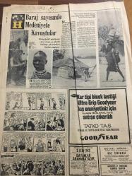 HÜRRİYET GAZETESİ 26 ARALIK 1967 YIL : 20 SAYI :7064 -Rum askeri hala silahtan  tecrit  edilmedi --Polis ,Vural ın izini bulamadı --Fıstık tüccarını öldüren çocuk babama bu iş için 30 bin lira verdiler dedi ---Amerika da korkunç bir sabotaj  şebekesi yakalandı--Markların trende  bozduran 236 işçi 4,5 milyon lira aldı --ldı ---Tipiye tutulan beş köylü donarak öldü --Karlı bir gecede parkta sevgilisini öldüren gence ,30 yıl hapis  verildi ---Amerika da Noel tatilinin iki gününde 486 kişi trafik kazasına kurban gitti--Molnar :Afrika da bile böyle  seyirci yoktur --Yabancı futbolcular için yaş haddi konacak --Şampiyonluğa gidenler için hadise çıkarmak adet oldu --UEFA Futbol Federasyonuna 145 bin lira yardımda  bulundu --Voyvodina Antrenörü Göztepe yi formsuz buldu ---Baraj sayesinde medeniyete kavuştular --