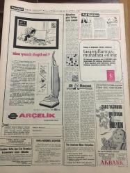HÜRRİYET GAZETESİ 15 HAZİRAN 1967 YIL :19 SAYI :6809--8 ler ,58 ler oldu --Sunay Ankara ya döndü ---kesik baş üzerinde yapılan ilk otopsi cinayet  ihtimalini kuvvetlendirdi--Taş yürekli anaların bıraktığı  iki yavruya polis mama  pişiriyor --Katil Ali polisin  yanından fırlayıp  kendini  denize attı --İşçiler için sigortadan  ayrı olarak yardım kurumu kurulacak ---Bir kadın uğruya  yuvasını yıktığı dostunu tabancayla  yaraladı---Bakanlık İETT idaresine 300 yeni otobüs  alıyor---Almanlara göre Türkiye turist cenneti ---Spayiçson ihtarı çekti ---Gümüşdere  ilk defa spor fotoğrafları sergisi açtı --Fenerbahçe  İzmir e gitti --Feriköy -İzmirspor oynuyor --Yılda ne kazanıyorlar ? Avrupa nın en pahalı şarkıcıları --Milko Skofic güzel Gina yı bu kız için  bırakıp gitti --Sahte  ilkokul diplomalı 6 din adamı  tevkif edildi ---Adenauer in sağlık durumu çok ağır ---