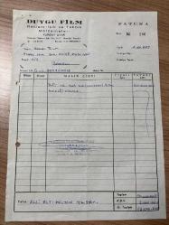 SET MALZEMELERİ KİRA BEDELİ FATURASI - 1 EKİM 1993 - DUYGU FİLM - REKLAM IŞIK VE TEKNİK MALZ. - TURGAY UYAR - BEYOĞLU, İSTANBUL, ANTETLİ - KEMAL FİLM, MEHMET KEMAL SEDEN - BEYOĞLU, İSTANBUL - ISLAK İMZALI, KAŞELİ - 21 x 29 cm EBATLI ORİJİNAL FATURA,TÜRK SİNEMA - FİLM TARİHİ