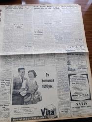 Cumhuriyet Gazetesi - 8 Aralık 1960 - Milli Birlik Komitesi Kurucu Meclis Yasasını Kabul Etti - Devlet Teşekküllerinin Bünyeleri Düzeltilecek - Yüksek Adalet Divanı Başkanı Salim Başol Ve Arkadaşları Tiyatroya Gittiler - Yeşilhisar ile Geyikli Dosyaları Divan'a verildi - SEKA İşletmesi Genel Müdürü Enver Atafırat Ve Arkadaşları Dünkü Duruşmalarında - Adnan Menderes'i Karşılamak İçin SEKA'da Yapılan Yolsuzluk - 191 Düşük'ün Gayrimeşru Servetleri 75,827,404 Lira - 10. Köy Yazan Fakir Baykurt Yazı Dizisi - 1860 Yılında İstanbul Yazan Haluk Y. Şehsuvaroğlu - Fransız Ordusunun İkiye Bölünmesi Tehlikesi Belirdi - Burhan Felek Köşe Yazısı - Patti Çizgi Roman - Resimli Roman Başkasının Günahı Çizen Yves Sayol Yazı Dizisi - Bay Oscar Karikatür - Profesör Nümbüs'ün Maceraları Çizgi Roman - Tunus Spor Festivaline Genç Takımımız  Katılacak -  Galatasaray Dün Gidemedi Bugün Hareket Ediyor - Sporda Eksiğimiz Doktor