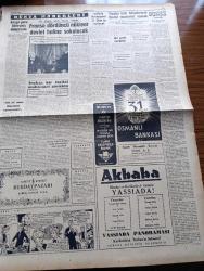 Cumhuriyet Gazetesi - 26 Ekim 1960 - Patrik Athenagoras Ekrem Alican Turan Güneş Ve Emekli Bir General Dün Sanıkları İtham Ettiler - Patrik Athenagoras Tercümanları İle Tanık Kürsüsünde Fotoğraf - 6 7 Eylül Davası Son Safhaya Girdi - Milli Birlik Komitesinin Üyeleri Emekliye Ayrılıyor - Yassıada İntibaları Yazan Cevat Fehmi Başkut ve Yaşar Kemal - Davalar Bakılış Sırasına Göre 14 Kısma Ayrıldı - Karamanlis Adnan Menderes'i İkaz Etmiş - İsviçreli Hukukçu R. Nickolett Salim Başol'a Hayran - İnkılap Ve Mahkemeler Alman Televizyonunda - Bebek Davası - Sabah Şarkısı Yazan Taylor Caldwell Yazı Dizisi - Çocuk Mahkemesi Kurulması Yolunda Çalışmalar - Burhan Felek Köşe Yazısı - 500 Yıl Sonra Dünyamıza Sığmayacağız - A Milli Takım 4 Beyoğluspor 0 - Göztepe 3 Feriköy 1 - Edison Ampul - Nivea Krem - Terta Sinema Makinesi - Air France - Milli Birlik Komitesi Üyelerinden Muzaffer Özdağ - Irak'ta Muhtemel Bir İhtilal Görüldü - Yurdun Bazı Bölgelerinde Devlet Eczaneler Açacak - Petrol Ofis