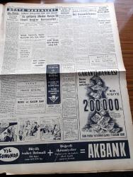 Cumhuriyet Gazetesi - 4 Kasım 1960 - Maliye Bakanı Ekrem Alican Dün Bir Basın Toplantısı Yaptı - Vali Refik Tulga Dünkü Oturumda Şahitlik Ederken Fotoğraf - Celal Bayar Kulaklıkla Duruşmayı Dinlerken Fotoğraf - Yassıada İntibaları Yazan Yaşar Kemal ve Cahit Tanyol - Bugün İstanbul Üniversitesi Ve Teknik Üniversitede Rektörlük Seçimleri Yapılacak - Bolkar''da İkinci Petrol Kuyusu İstihsale Açılıyor - Sabah Şarkısı Yazan Taylor Caldwell Yazı Dizisi - Cumhuriyet Amerikan Seçimlerinde Yazan Doğan Nadi Köşe Yazısı - Belediye Saraçhanebaşında Yeni Bir Çocuk Bahçesi Yaptıracak - Birleşik Amerika'da Zenciler Beyazlardan Daha Fazla Artıyor - Küba Uçakları Keşif Uçuşları Yapıyor - Sophia Loren Son Çevirdiği Filmde Üç Kere Bayıldı - Resimli Roman Başkasının Günahı Çizen Yves Sayol Yazı Dizisi - Beklediğimiz Antrenör Marton Bukovi Kimdir - Rostov Futbol Takımının Bugün Gelmesi Bekleniyor - İtalya'nın Emektar Diskçisi Consolini Sporu Bıraktı - Feriköy Beşiktaş İle Hususi Maç Yapacak - Rheinmetall