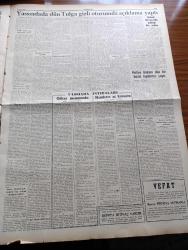 Cumhuriyet Gazetesi - 4 Kasım 1960 - Maliye Bakanı Ekrem Alican Dün Bir Basın Toplantısı Yaptı - Vali Refik Tulga Dünkü Oturumda Şahitlik Ederken Fotoğraf - Celal Bayar Kulaklıkla Duruşmayı Dinlerken Fotoğraf - Yassıada İntibaları Yazan Yaşar Kemal ve Cahit Tanyol - Bugün İstanbul Üniversitesi Ve Teknik Üniversitede Rektörlük Seçimleri Yapılacak - Bolkar''da İkinci Petrol Kuyusu İstihsale Açılıyor - Sabah Şarkısı Yazan Taylor Caldwell Yazı Dizisi - Cumhuriyet Amerikan Seçimlerinde Yazan Doğan Nadi Köşe Yazısı - Belediye Saraçhanebaşında Yeni Bir Çocuk Bahçesi Yaptıracak - Birleşik Amerika'da Zenciler Beyazlardan Daha Fazla Artıyor - Küba Uçakları Keşif Uçuşları Yapıyor - Sophia Loren Son Çevirdiği Filmde Üç Kere Bayıldı - Resimli Roman Başkasının Günahı Çizen Yves Sayol Yazı Dizisi - Beklediğimiz Antrenör Marton Bukovi Kimdir - Rostov Futbol Takımının Bugün Gelmesi Bekleniyor - İtalya'nın Emektar Diskçisi Consolini Sporu Bıraktı - Feriköy Beşiktaş İle Hususi Maç Yapacak - Rheinmetall
