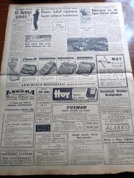 Cumhuriyet Gazetesi - 4 Kasım 1960 - Maliye Bakanı Ekrem Alican Dün Bir Basın Toplantısı Yaptı - Vali Refik Tulga Dünkü Oturumda Şahitlik Ederken Fotoğraf - Celal Bayar Kulaklıkla Duruşmayı Dinlerken Fotoğraf - Yassıada İntibaları Yazan Yaşar Kemal ve Cahit Tanyol - Bugün İstanbul Üniversitesi Ve Teknik Üniversitede Rektörlük Seçimleri Yapılacak - Bolkar''da İkinci Petrol Kuyusu İstihsale Açılıyor - Sabah Şarkısı Yazan Taylor Caldwell Yazı Dizisi - Cumhuriyet Amerikan Seçimlerinde Yazan Doğan Nadi Köşe Yazısı - Belediye Saraçhanebaşında Yeni Bir Çocuk Bahçesi Yaptıracak - Birleşik Amerika'da Zenciler Beyazlardan Daha Fazla Artıyor - Küba Uçakları Keşif Uçuşları Yapıyor - Sophia Loren Son Çevirdiği Filmde Üç Kere Bayıldı - Resimli Roman Başkasının Günahı Çizen Yves Sayol Yazı Dizisi - Beklediğimiz Antrenör Marton Bukovi Kimdir - Rostov Futbol Takımının Bugün Gelmesi Bekleniyor - İtalya'nın Emektar Diskçisi Consolini Sporu Bıraktı - Feriköy Beşiktaş İle Hususi Maç Yapacak - Rheinmetall