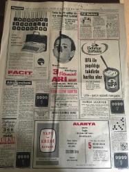 HÜRRİYET GAZETESİ 22 ARALIK 1967 YIL :20 SAYI :7060---Gangster İrfan Vural üç arkadaşı ile birlikte  gardiyanı vurup kaçtı --Kış Bastırdı --Kralın 3 gün sonra Atina ya dönmesi ihtimal dahilinde ---Kalbi değiştirilen hasta 18 gün yaşadıktan sonra öldü --İranlı çingene tırnakçılarda  100 bin lira  yabancı para bulundu --95 Yıllık Darüşşafaka Üniversite  oluyor --Kara saplanan jandarma konvoyu ancak 6 ay sonra kurtarılabilecek --Bir mebus maaşlarımız azdır dedi --Komünist Çin de çarpışmalar oluyor --Castro ile arası açıldığı için ceza olarak sakalı kestirildi ---Beşiktaş ligin ilk devresini lider bitirecek --Molnar Fenerbahçe tekke değildir dedi --Ruslar Amerikalı Yüzücü Yılın Sporcusu Seçti ---Güzel bacaklı İngiliz kızları  uzun etek modasını beğenmedi --Bir kadın dondu --Rumlarla aralarında kavga çıkan 100 Barış Gücü askerinin  ifadeleri alınıyor ---Radyo Programları --Doktorlar  sıra ile Doğu da görev alacak --Bina ve arazi  vergileri artırılacak ---