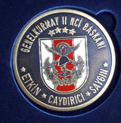 GENELKURMAY II. BAŞKANI MADALYON KUTUSUNDA