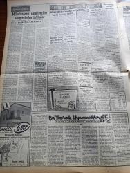 Vatan Gazetesi - 28 Eylül 1954 - Markos Ve Makarios Yazan Ahmet Emin Yalman Köşe Yazısı - Türkiye'de Kıbrıs'a Bir Mesaj Gönderildi - Celal Bayar El İşlerinin Önemini Belirtti - Dokuzlar Bugün Toplanıyor - Milli Tıp Kongresi İzmir'de Açıldı - Canlı Hayvan İhracına İzin Verildi - Titanik'ten Sonra En Büyük Deniz Faciası - Amerikalı İktisatçı Max Thornburg Dün İstanbul'a Geldi - Milli Tıp Kongresi İzmir'de Açıldı - Bu Toprak Uyanacaktır Yazan Muzaffer Buyrukçu Yazı Dizisi - Küçük Sahnede Hamlet - Şaraplarımıza Talip Var - İngiltere'de Bir Vampir Aranıyor - Hoş Memo Karikatür - Hüzün Veren Komedi Filmi Dümbüllü Tarzan Oynayanlar İsmail Dümbüllü ve Mürvet Sim - Celal Bayar'la Yugoslavya'da Yazan Tunç Yalman Yazı Dizisi - Sinema Tenkidleri - Kleopatra Yazan Emil Ludwig Yazı Dizisi -  O Gün Hitler Uyuyordu Yazan Yüzbaşı Lidell Hart Yazı Dizisi - Kader Feneri Yazan Jean Martet Yazı Dizisi - Bölge Yüzme Final Yarışmaları Başladı - İran'ın Basketbol Şampiyonu TAC Geliyor